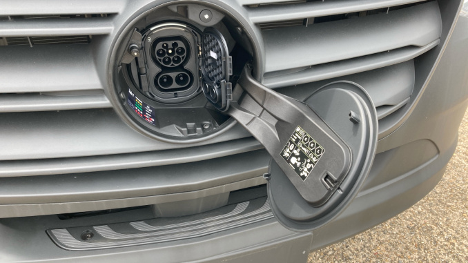 Mercedes-Benz Sprinter E314 L2 Electric Rwd 100kW 81kWh Pro Van Auto - Image 12